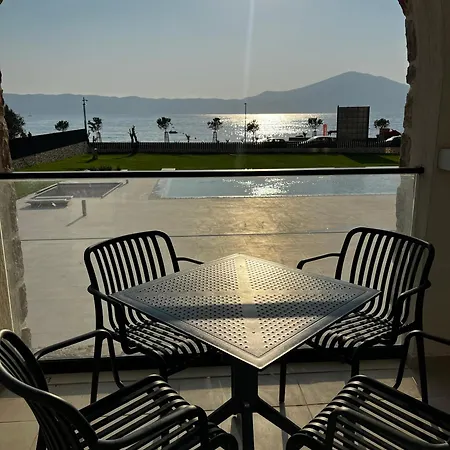 Pietra Sol & Mar Seafront Appartement Vlorë