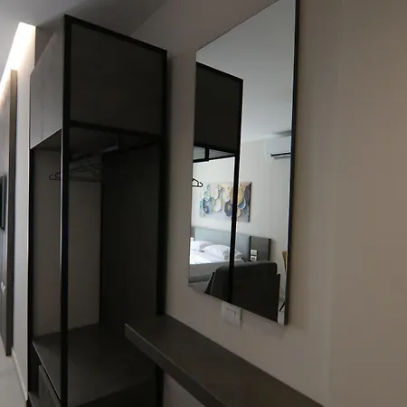 Pietra Sol & Mar Seafront Appartement