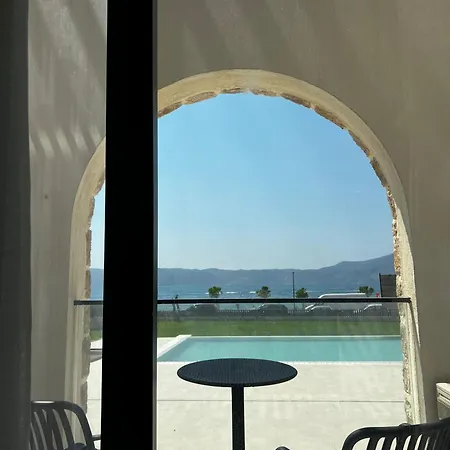 Pietra Sol & Mar Seafront Appartement