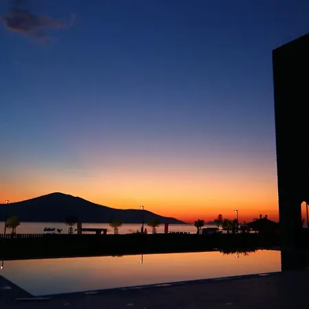 Pietra Sol & Mar Seafront Appartement *