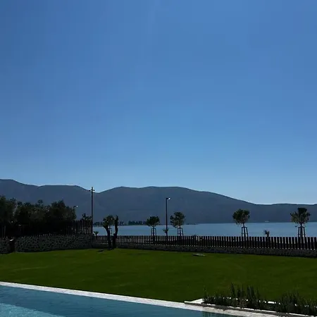 Pietra Sol & Mar Seafront Appartement