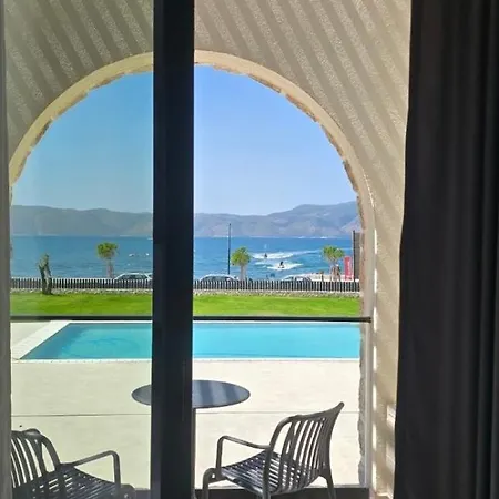 Pietra Sol & Mar Seafront